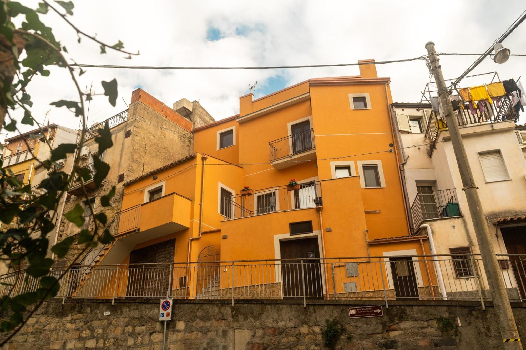 Villa Domus Teja Agira Esterno foto