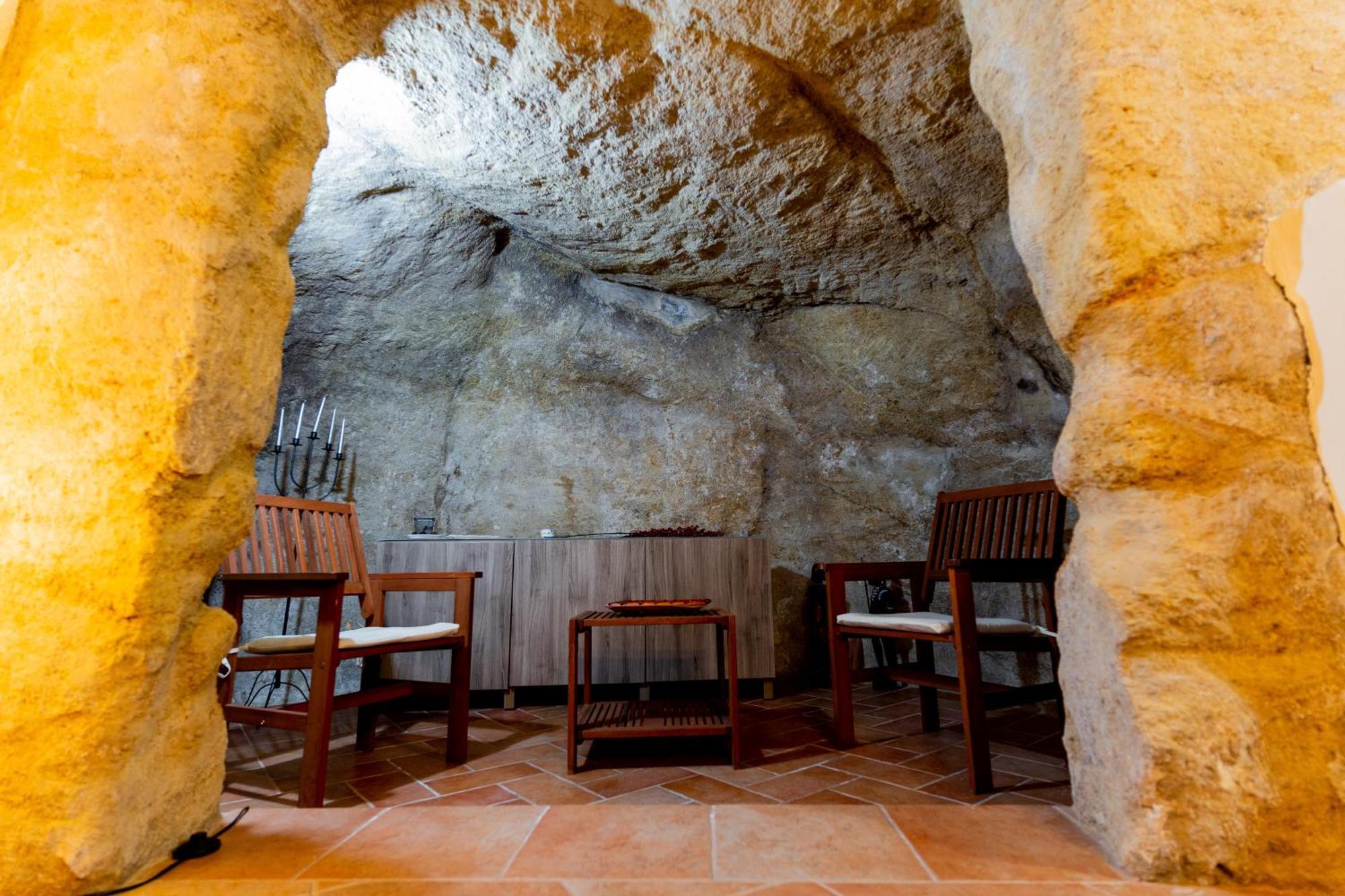 Villa Domus Teja Agira Esterno foto